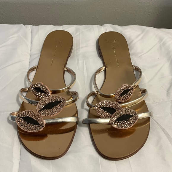 Giuseppe Zanotti Lips Three-Band Flat Slide Sandal size 9. - Picture 4 of 12